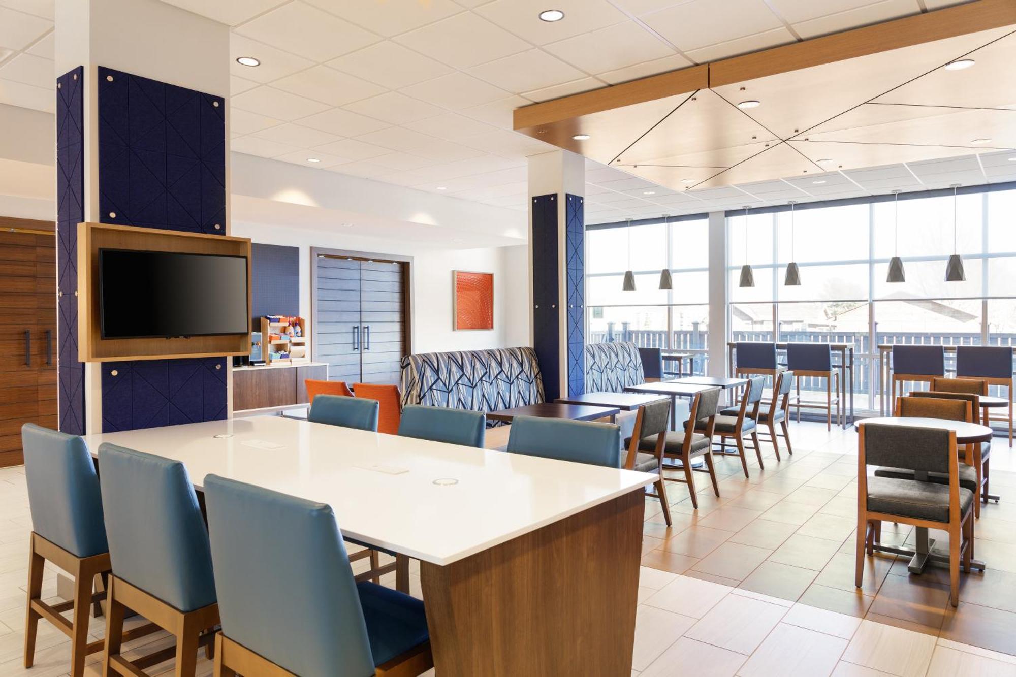 Holiday Inn Express & Suites Hawthorne - Elmsford North By Ihg Exterior photo