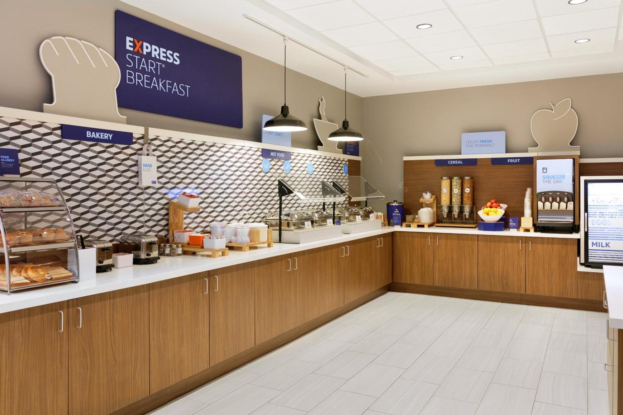Holiday Inn Express & Suites Hawthorne - Elmsford North By Ihg Exterior photo