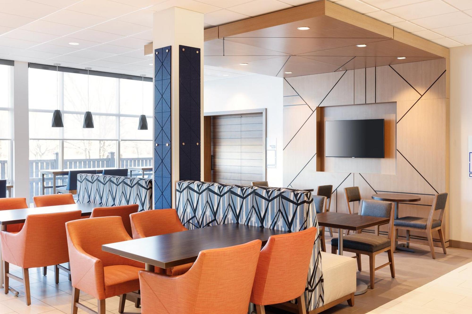 Holiday Inn Express & Suites Hawthorne - Elmsford North By Ihg Exterior photo